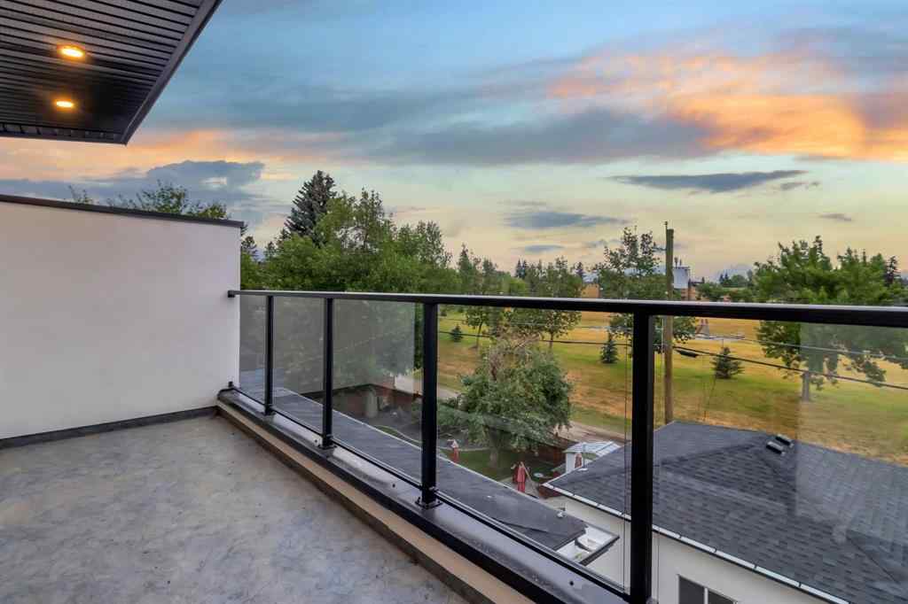MLS® A2243319 - 2118 Victoria Crescent NW in Banff Trail Calgary, Residential