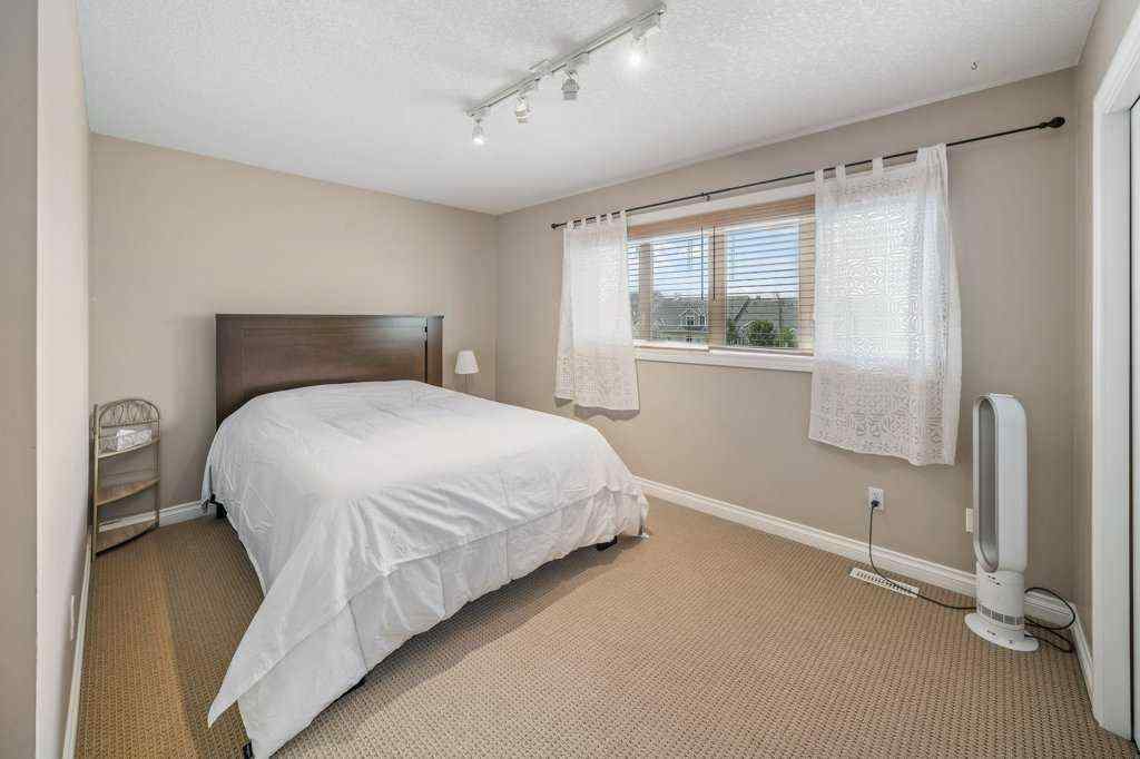 MLS® A2243333 - 1901 33 Avenue SW in South Calgary Calgary, Residential