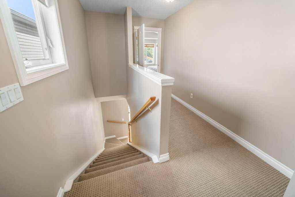 MLS® A2243333 - 1901 33 Avenue SW in South Calgary Calgary, Residential