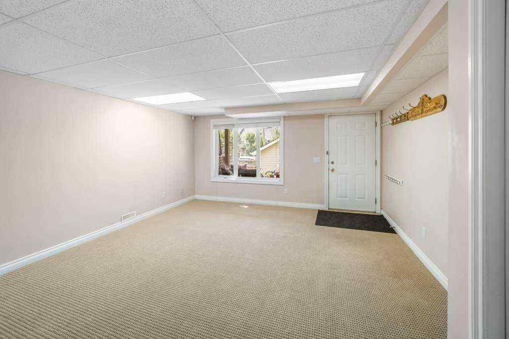 MLS® A2243333 - 1901 33 Avenue SW in South Calgary Calgary, Residential