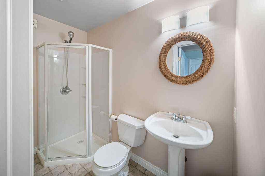 MLS® A2243333 - 1901 33 Avenue SW in South Calgary Calgary, Residential