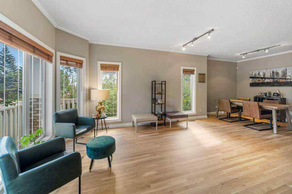 MLS® A2243333 - 1901 33 Avenue SW in South Calgary Calgary, Residential