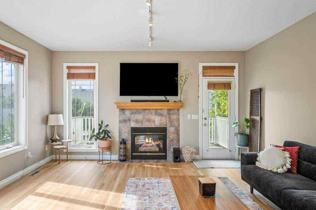 MLS® A2243333 - 1901 33 Avenue SW in South Calgary Calgary, Residential