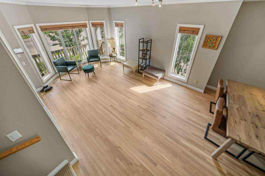 MLS® A2243333 - 1901 33 Avenue SW in South Calgary Calgary, Residential