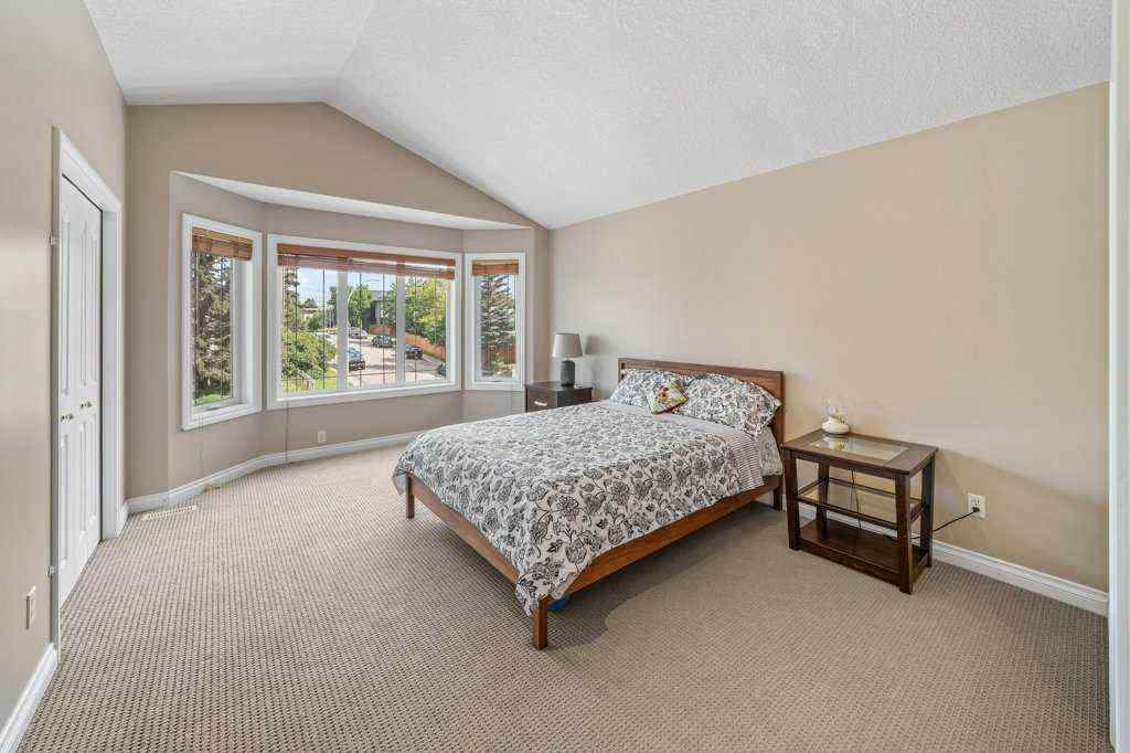 MLS® A2243333 - 1901 33 Avenue SW in South Calgary Calgary, Residential