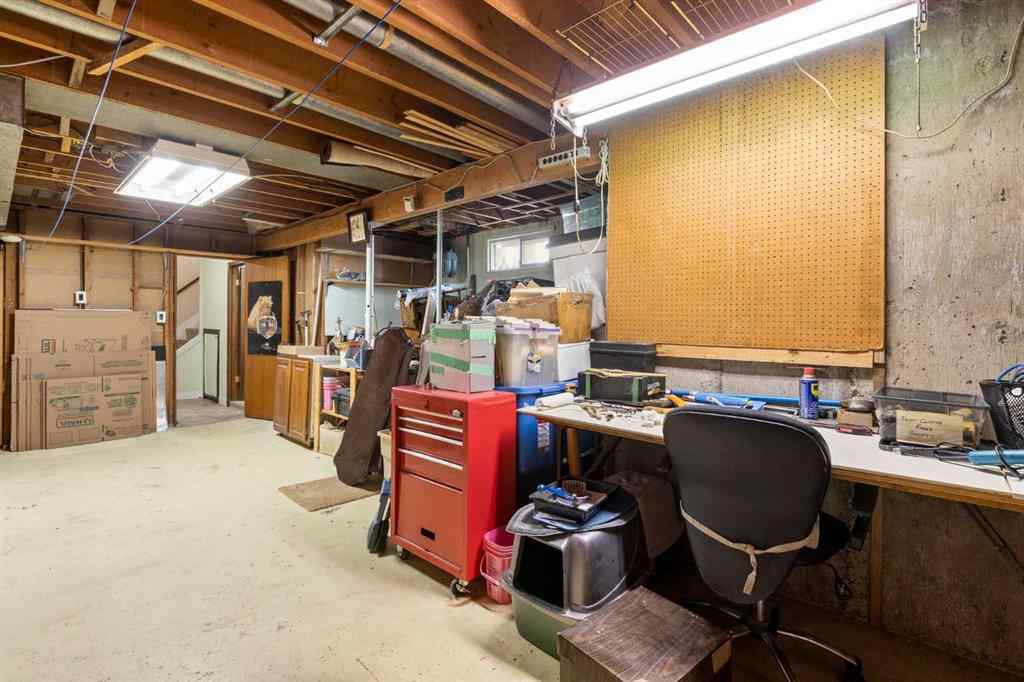 MLS® A2243351 - 3725 41 Street SW in Glenbrook Calgary, Residential