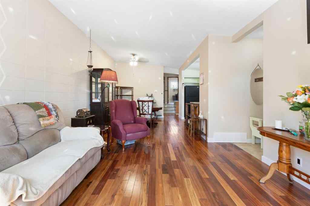 MLS® A2243351 - 3725 41 Street SW in Glenbrook Calgary, Residential