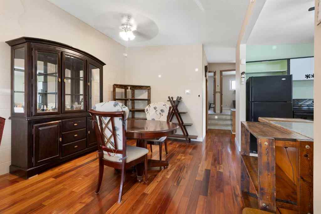 MLS® A2243351 - 3725 41 Street SW in Glenbrook Calgary, Residential
