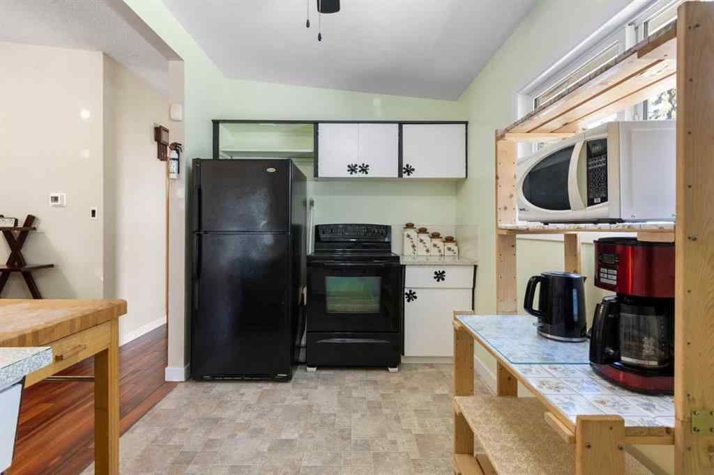 MLS® A2243351 - 3725 41 Street SW in Glenbrook Calgary, Residential