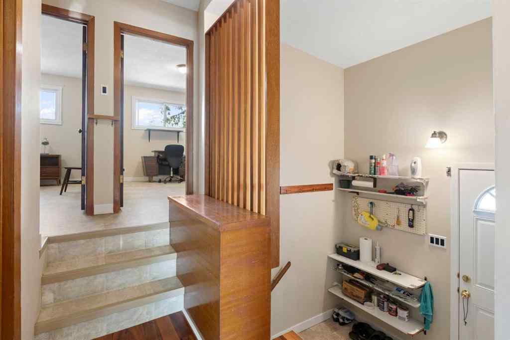 MLS® A2243351 - 3725 41 Street SW in Glenbrook Calgary, Residential