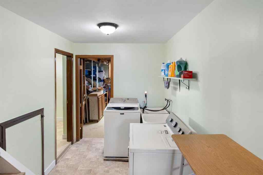 MLS® A2243351 - 3725 41 Street SW in Glenbrook Calgary, Residential