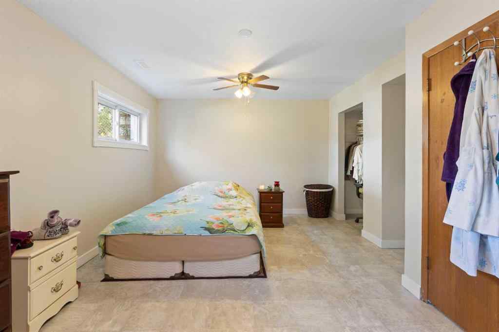 MLS® A2243351 - 3725 41 Street SW in Glenbrook Calgary, Residential