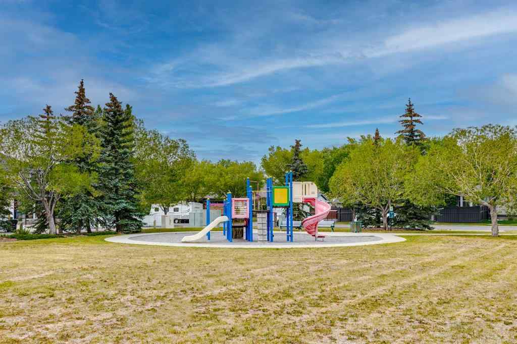 MLS® A2243376 - 284 Elgin Gardens SE in McKenzie Towne Calgary, Residential