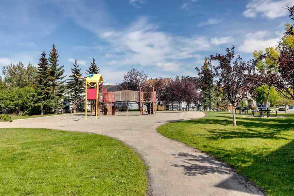 MLS® A2243376 - 284 Elgin Gardens SE in McKenzie Towne Calgary, Residential