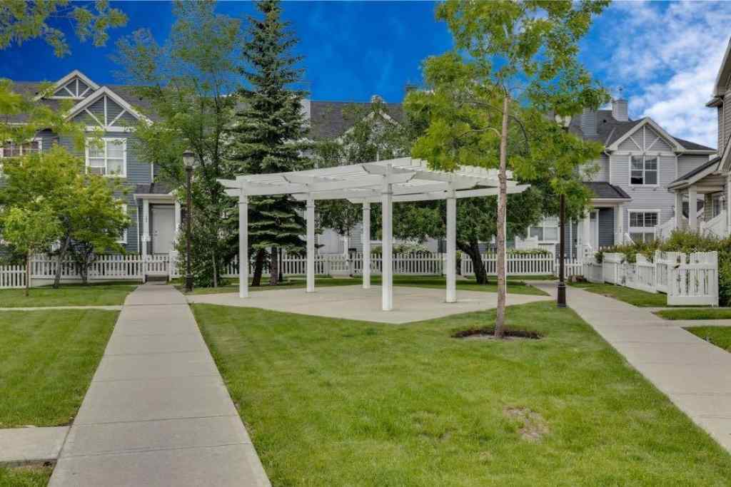 MLS® A2243376 - 284 Elgin Gardens SE in McKenzie Towne Calgary, Residential