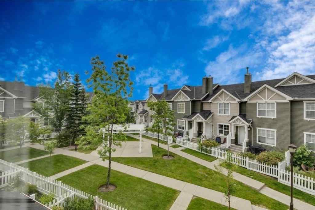 MLS® A2243376 - 284 Elgin Gardens SE in McKenzie Towne Calgary, Residential