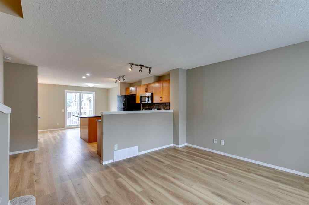 MLS® A2243376 - 284 Elgin Gardens SE in McKenzie Towne Calgary, Residential