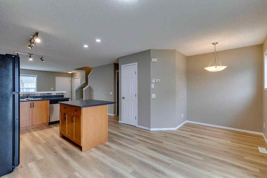 MLS® A2243376 - 284 Elgin Gardens SE in McKenzie Towne Calgary, Residential