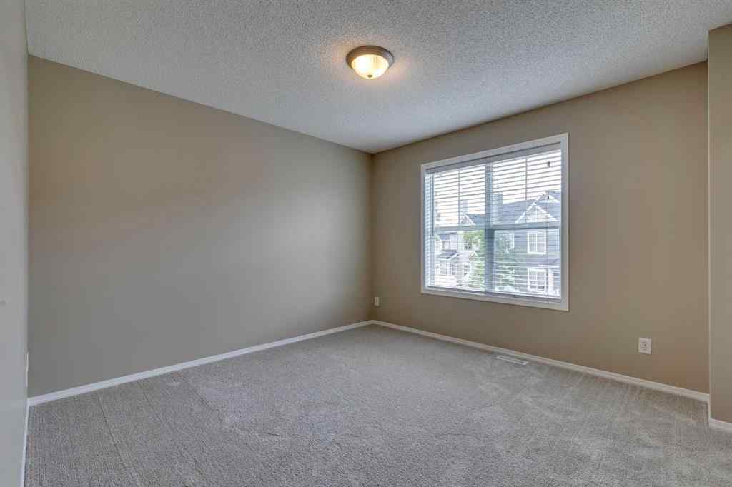 MLS® A2243376 - 284 Elgin Gardens SE in McKenzie Towne Calgary, Residential