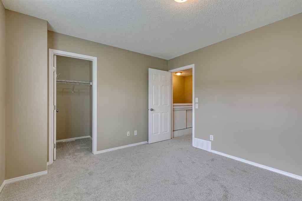 MLS® A2243376 - 284 Elgin Gardens SE in McKenzie Towne Calgary, Residential