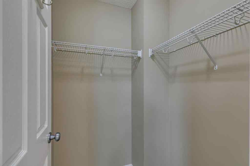 MLS® A2243376 - 284 Elgin Gardens SE in McKenzie Towne Calgary, Residential