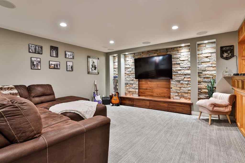MLS® A2243378 - 234 McMaster Boulevard W in Varsity Village Lethbridge, Residential