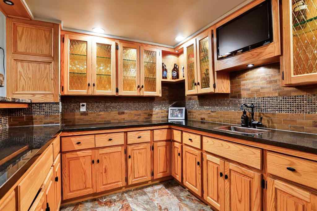 MLS® A2243378 - 234 McMaster Boulevard W in Varsity Village Lethbridge, Residential