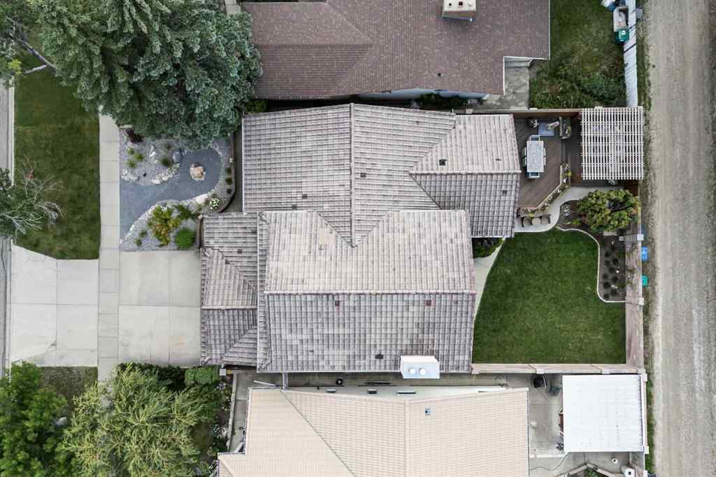 MLS® A2243378 - 234 McMaster Boulevard W in Varsity Village Lethbridge, Residential