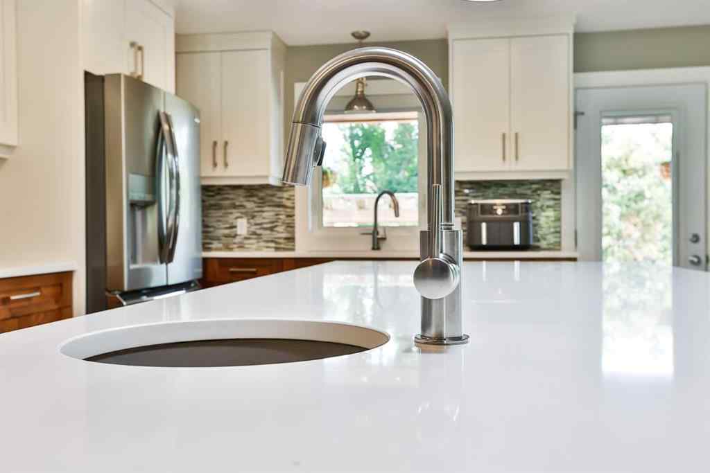MLS® A2243378 - 234 McMaster Boulevard W in Varsity Village Lethbridge, Residential