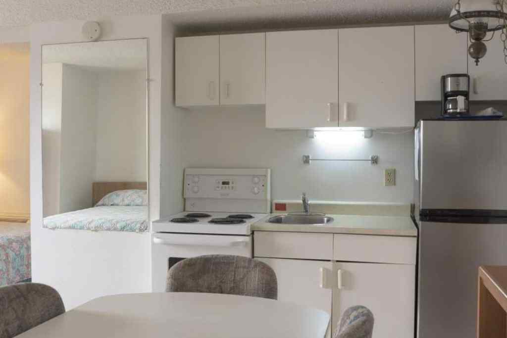 MLS® A2243379 - 855 Gershaw Drive SW in SW Hill Medicine Hat, Commercial
