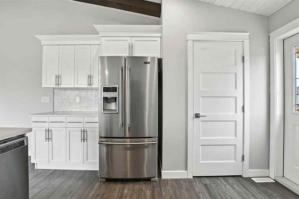 MLS® A2243386 - 5 Mackenzie Avenue  in Mackenzie Ranch Estates Lacombe, Residential