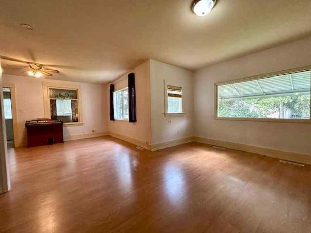 MLS® A2243393 - 4818 51 street   in Bashaw Bashaw, Residential