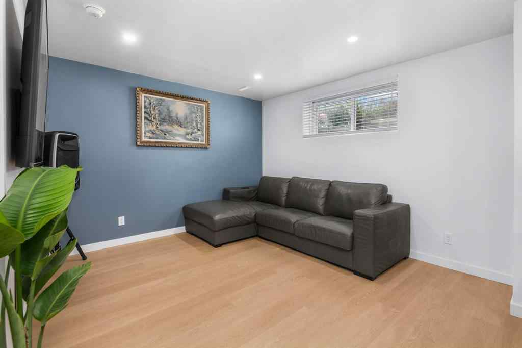 MLS® A2243440 - 1251 New Brighton Park SE in New Brighton Calgary, Residential