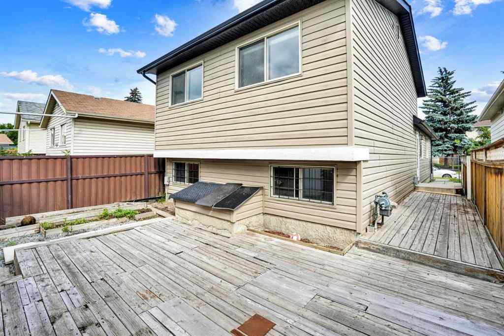 MLS® A2243458 - 18 Erin Ridge Road SE in Erin Woods Calgary, Residential