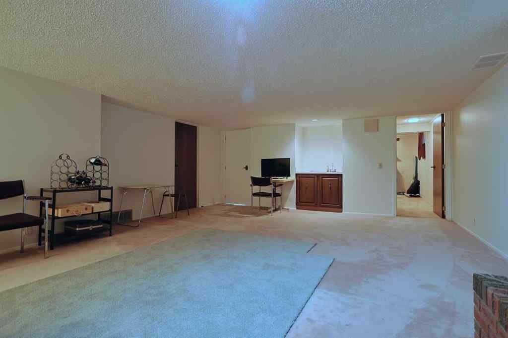 MLS® A2243478 - Unit #18 1901 Varsity Estates Drive NW in Varsity Calgary, Residential