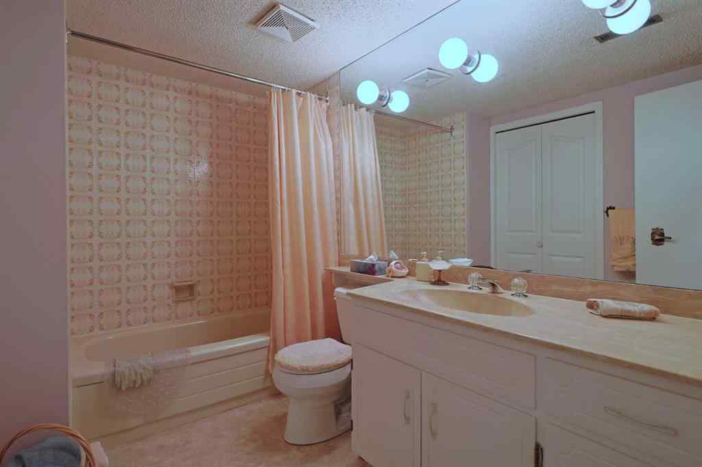 MLS® A2243478 - Unit #18 1901 Varsity Estates Drive NW in Varsity Calgary, Residential