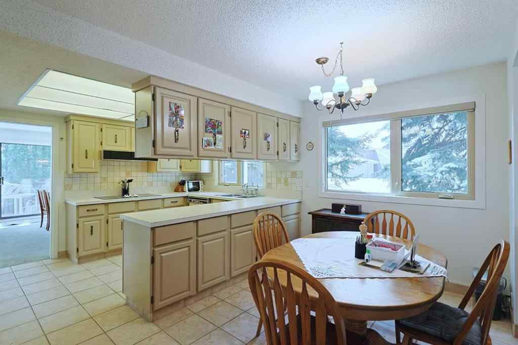 MLS® A2243478 - Unit #18 1901 Varsity Estates Drive NW in Varsity Calgary, Residential