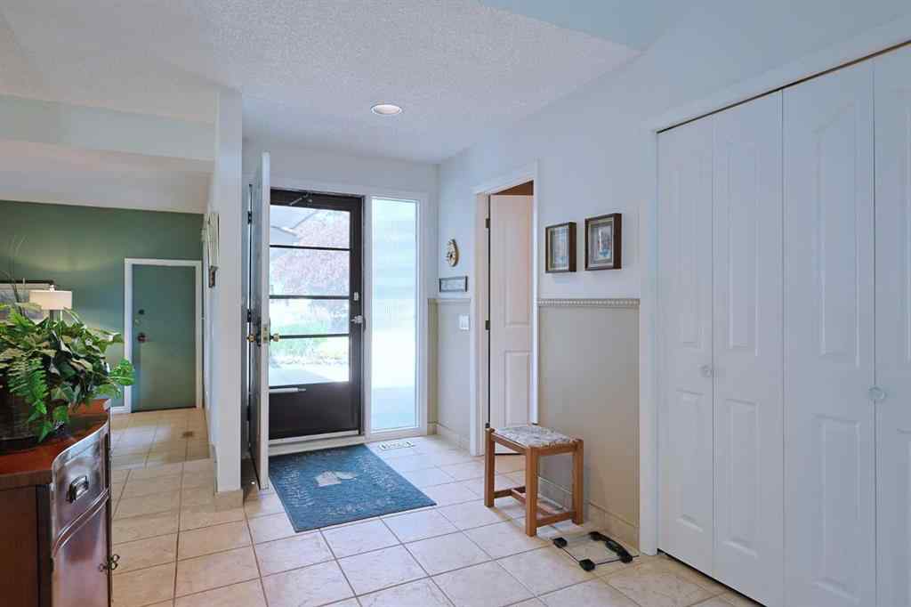 MLS® A2243478 - Unit #18 1901 Varsity Estates Drive NW in Varsity Calgary, Residential