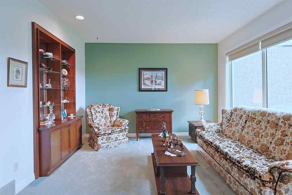 MLS® A2243478 - Unit #18 1901 Varsity Estates Drive NW in Varsity Calgary, Residential