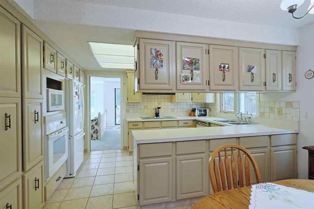 MLS® A2243478 - Unit #18 1901 Varsity Estates Drive NW in Varsity Calgary, Residential