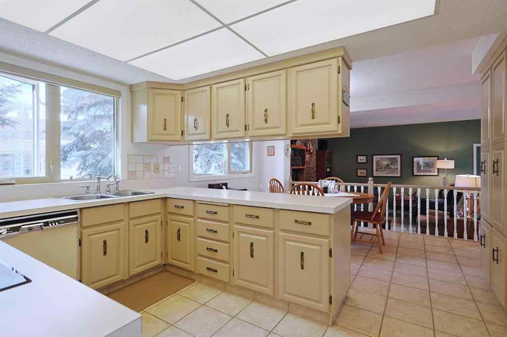 MLS® A2243478 - Unit #18 1901 Varsity Estates Drive NW in Varsity Calgary, Residential