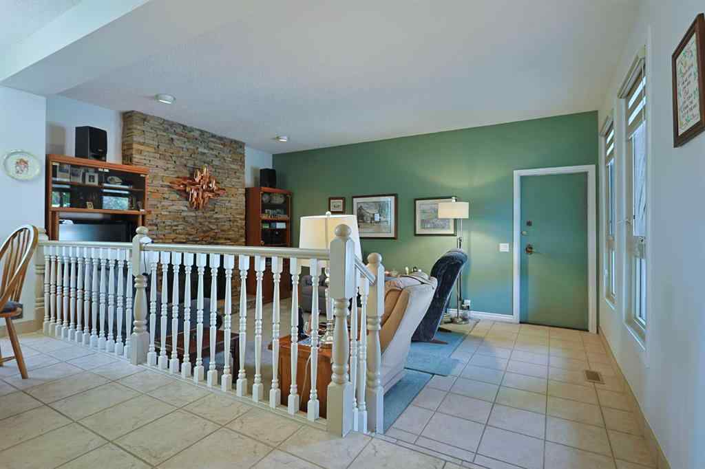 MLS® A2243478 - Unit #18 1901 Varsity Estates Drive NW in Varsity Calgary, Residential