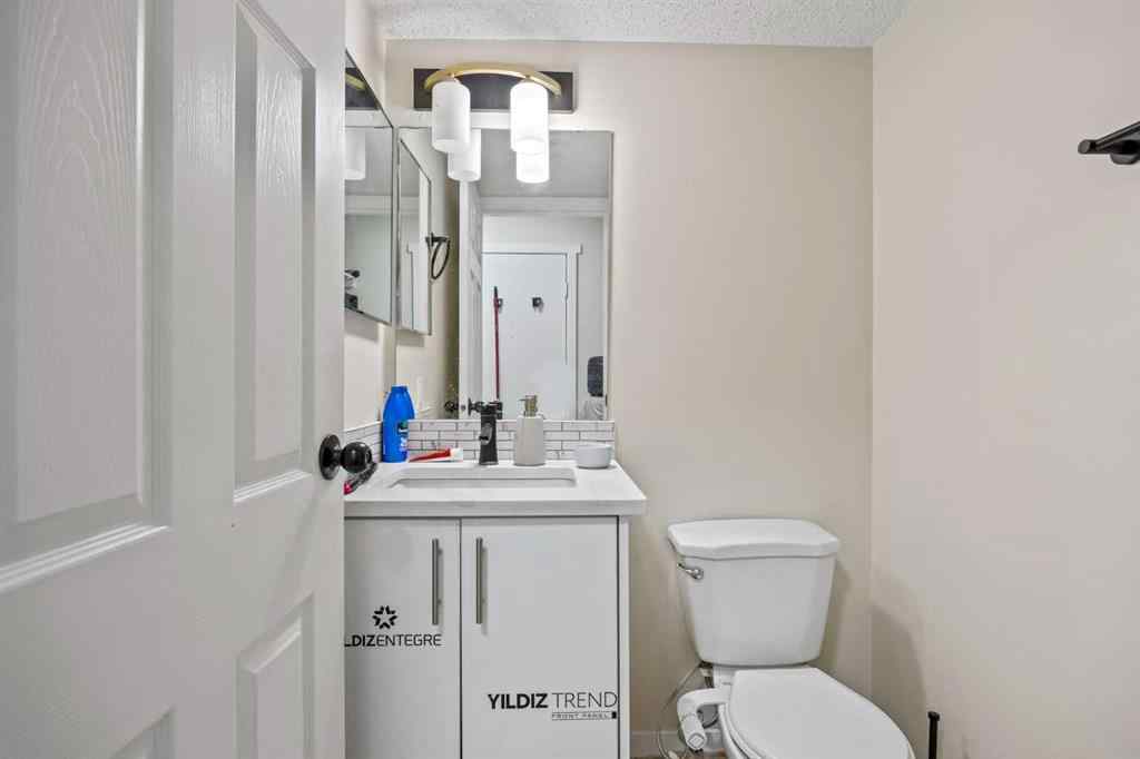 MLS® A2243480 - Unit #8 4360 58 Street NE in Temple Calgary, Residential