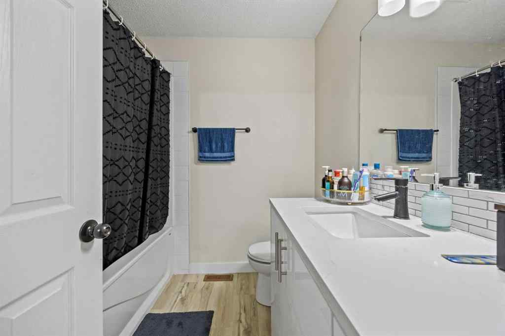 MLS® A2243480 - Unit #8 4360 58 Street NE in Temple Calgary, Residential