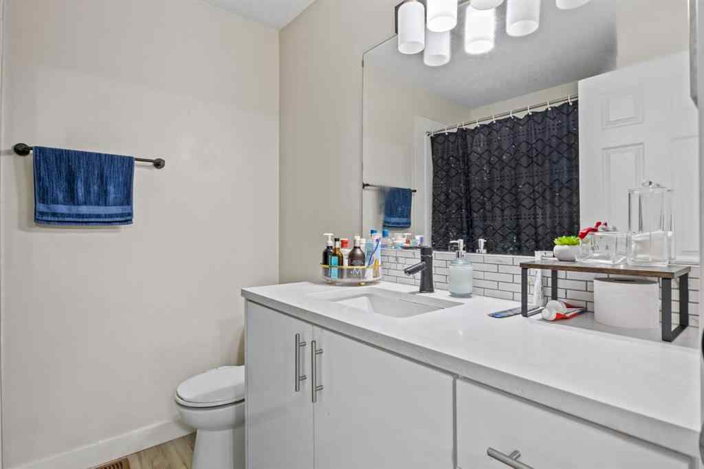 MLS® A2243480 - Unit #8 4360 58 Street NE in Temple Calgary, Residential