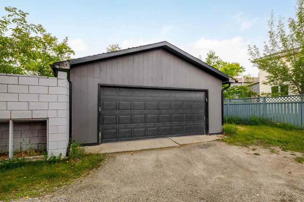 MLS® A2243482 - 10003 Oakfield Drive SW in Oakridge Calgary, Residential