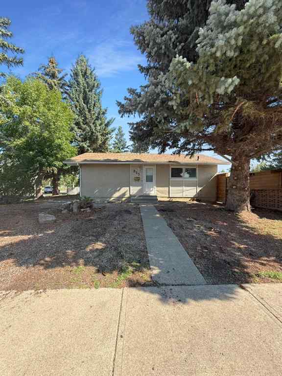 MLS® A2243483 - 823 23 Street N in Majestic Place Lethbridge, Residential