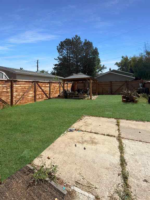 MLS® A2243483 - 823 23 Street N in Majestic Place Lethbridge, Residential