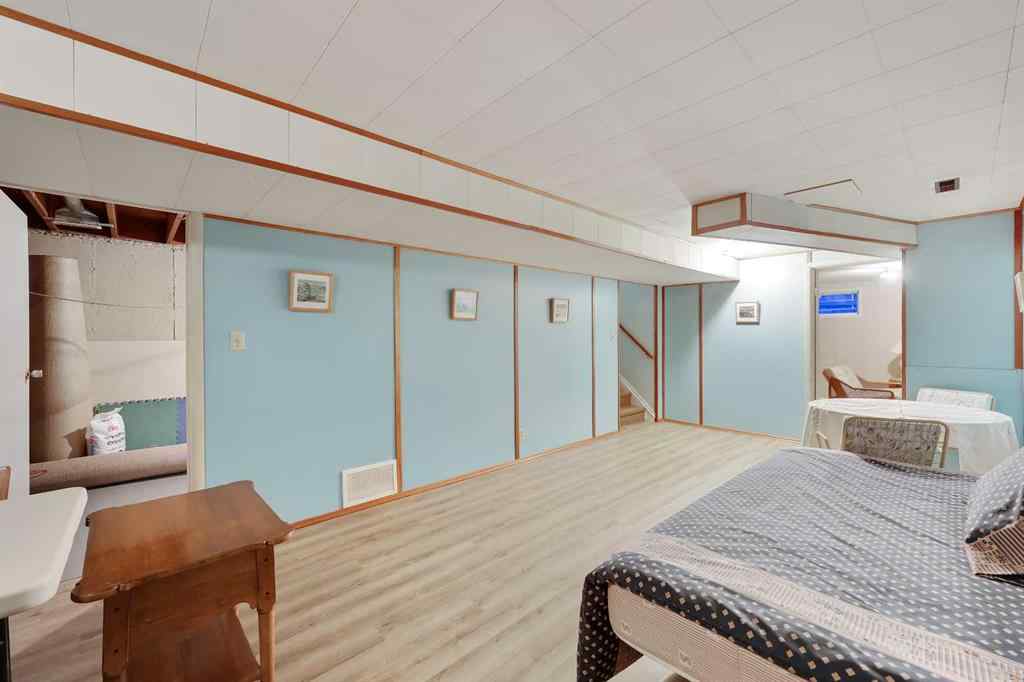 MLS® A2243538 - 10 Glamorgan Drive SW in Glamorgan Calgary, Residential
