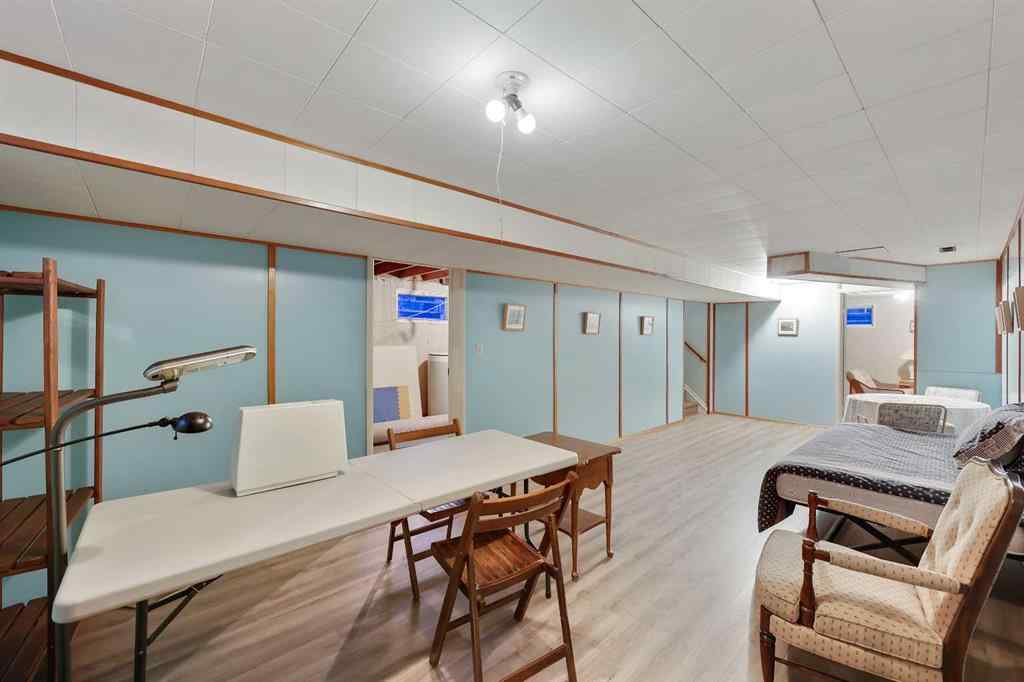 MLS® A2243538 - 10 Glamorgan Drive SW in Glamorgan Calgary, Residential